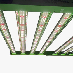LED 750W Venom F8 3.4 encendido
